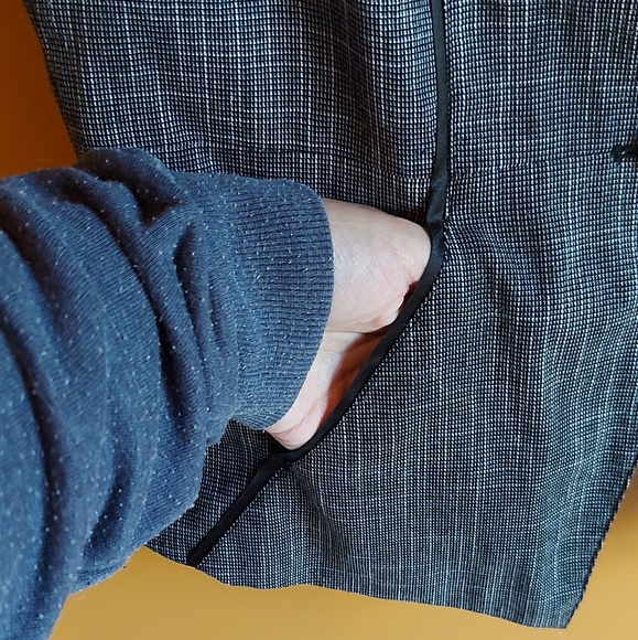 Matching Blazer and Skirt - Picture 4 of 13